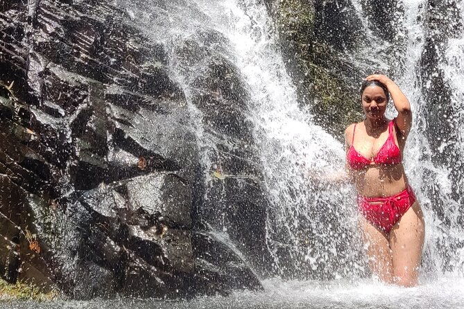 guided-tour-of-filipina-falls-in-sora-from-panama-city