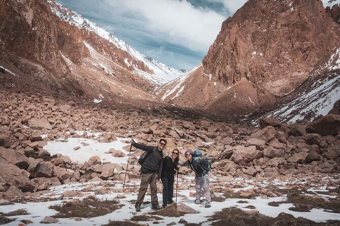 hiking-in-cajon-de-los-arenales-from-mendoza-or-uco-valley
