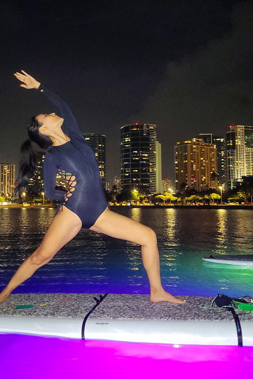 honolulu-night-sup-yoga-class