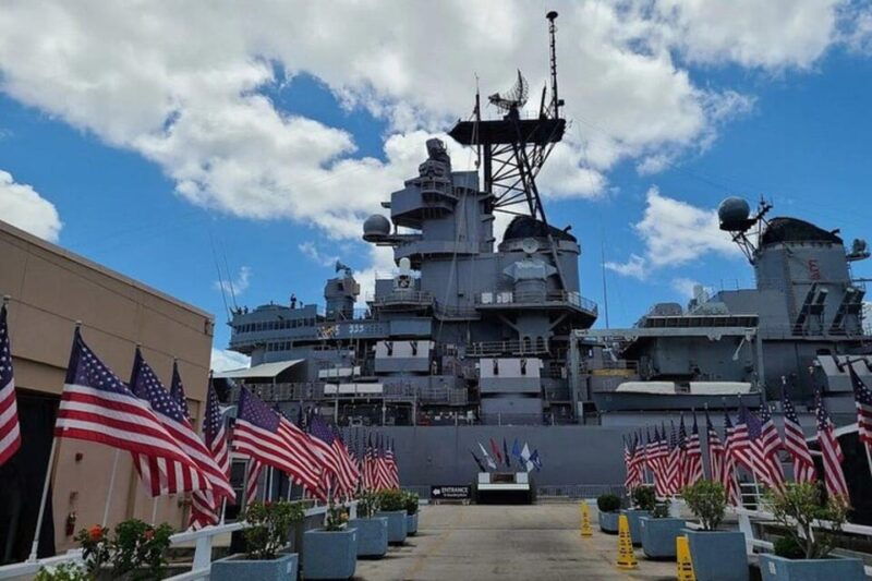 honolulu-pearl-harbor-uss-arizona-and-battleship-missouri