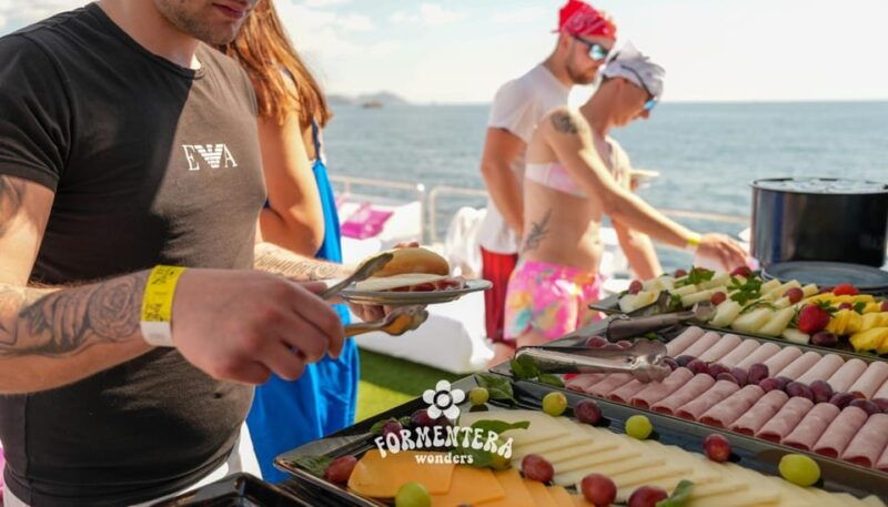 ibiza-formentera-cruise-breakfast-paella-openbar-sports