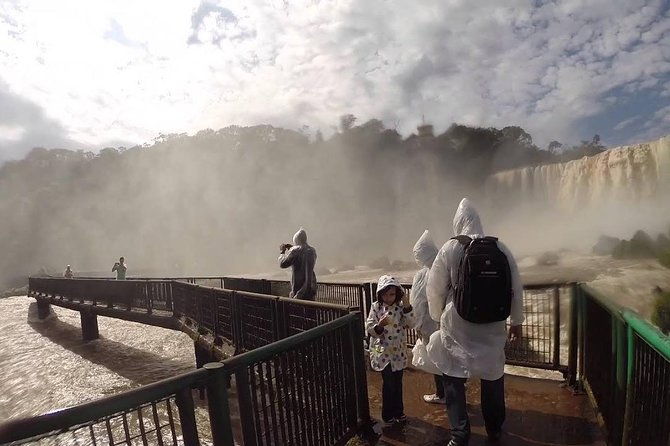 iguazu-falls-argentina-tour-and-great-adventure-on-boats-tour