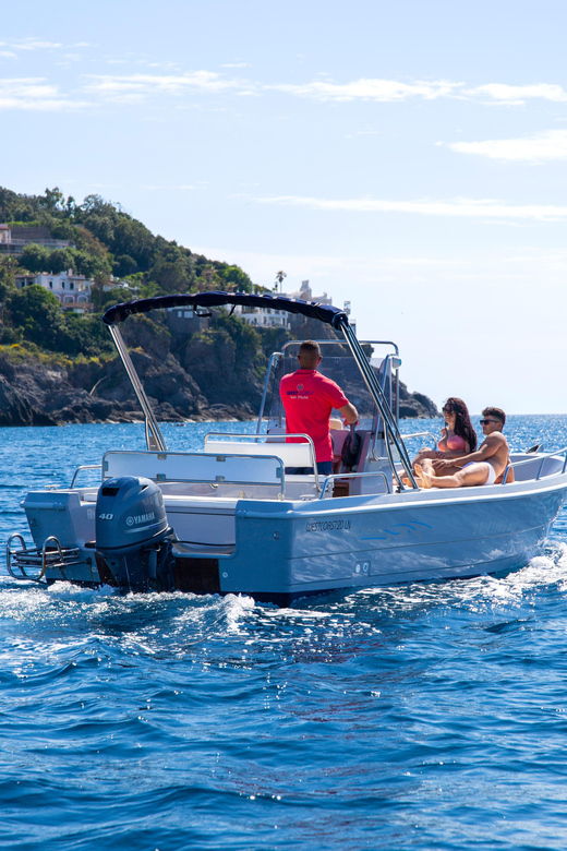 island-of-ischia-private-full-day-boat-tour-on-conero-6-6m