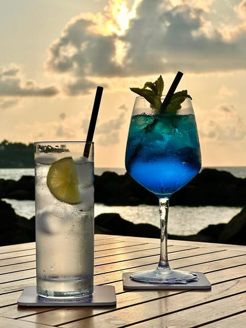 italian-aperitif-at-the-sunset-by-the-sea