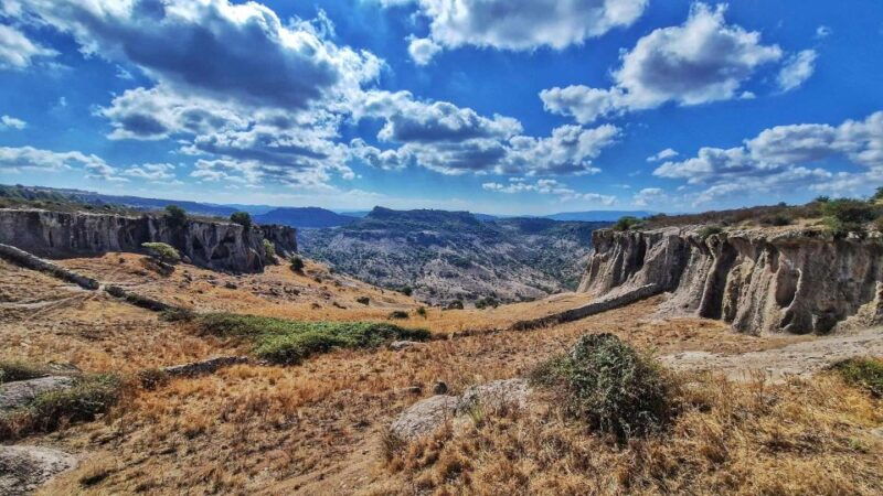 ittiri-hiking-on-the-ridges-of-mount-torru