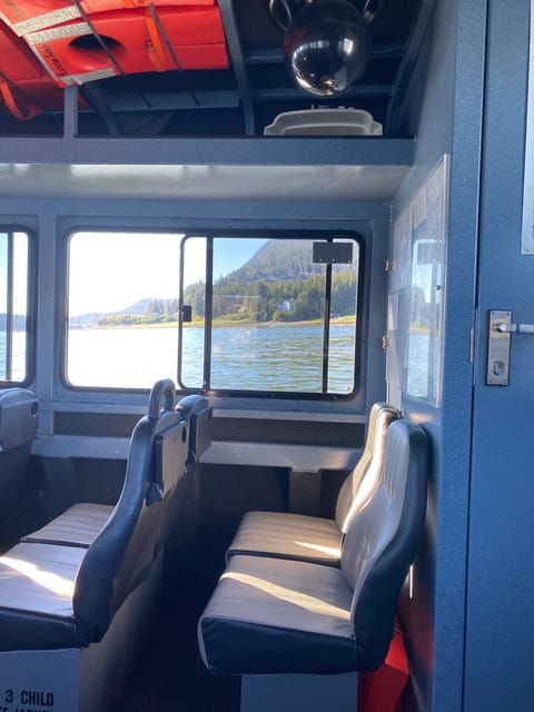 juneau-mendenhall-glacier-and-whale-watching-tour
