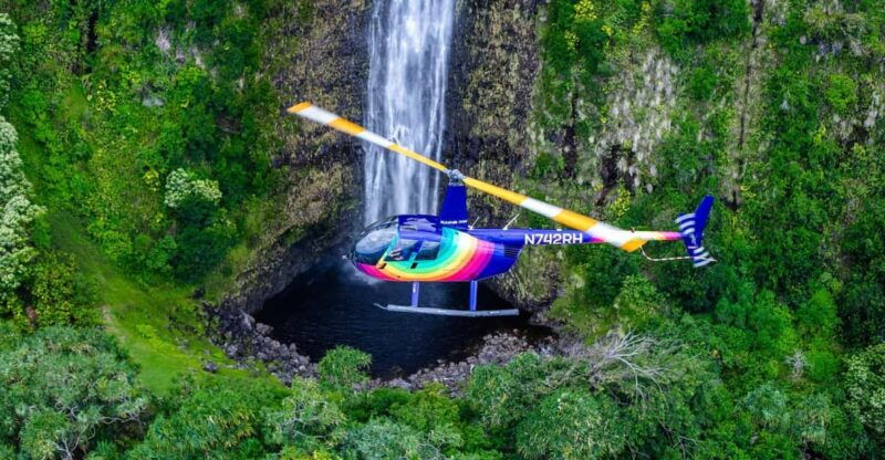 kailua-kona-kohala-volcanoes-and-waterfall-helicopter-tour