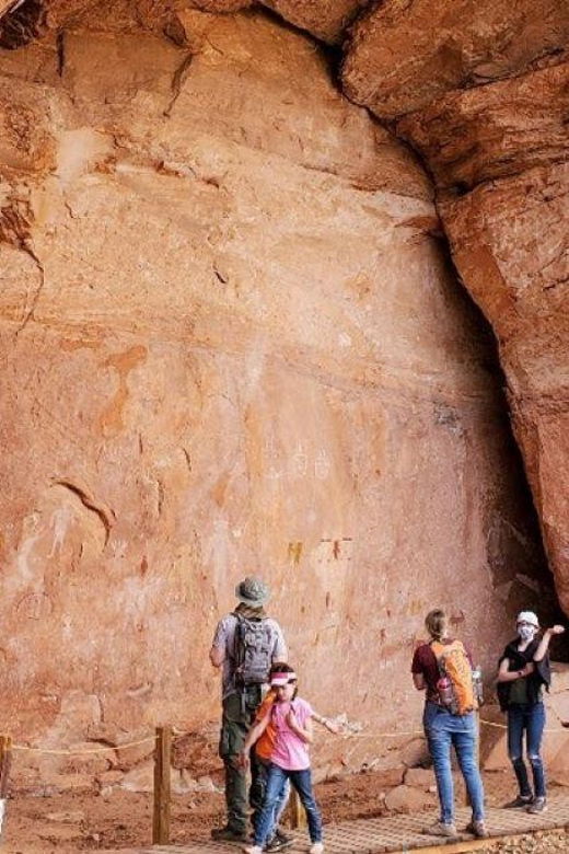 kanab-utv-tour-with-ancient-pictographs-and-sand-dunes