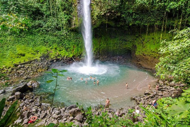 la-fortuna-waterfall-baldi-hot-springs-private-tour