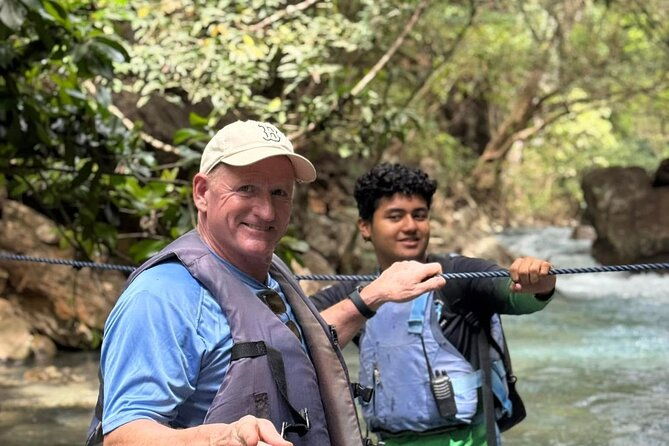 la-leona-waterfalls-hike-tour