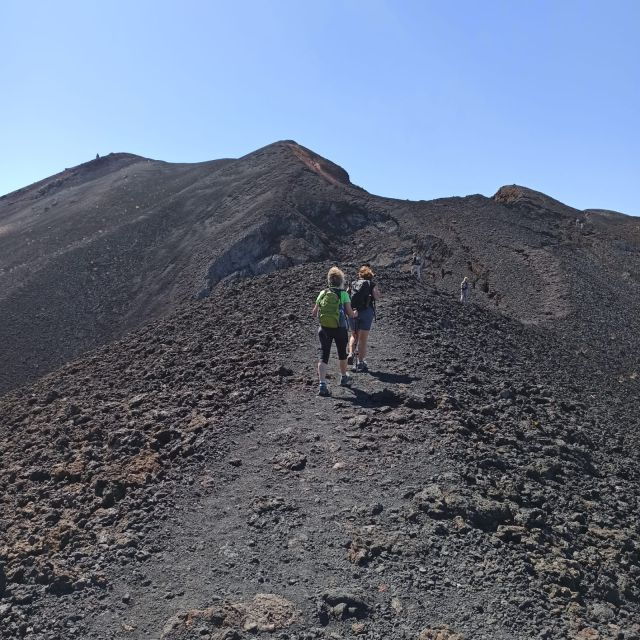 la-palma-guided-trekking-tour-to-volcanoes-south