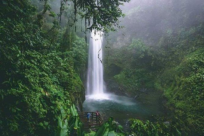 la-paz-waterfalls-gardens-private-tour