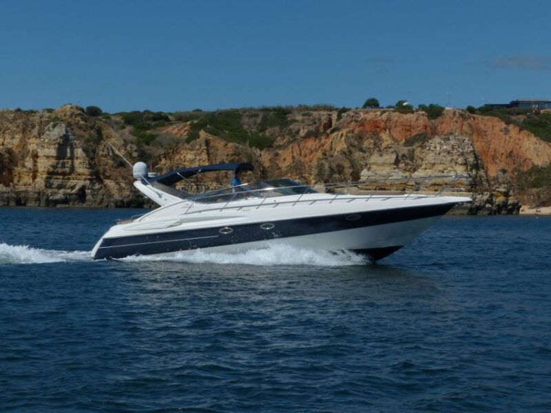 lagos-2-hour-private-luxury-cruise-to-ponta-da-piedade