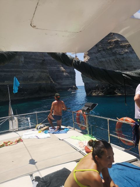 lampedusa-yacht-excursion-swimming-stops-and-typical-lunch