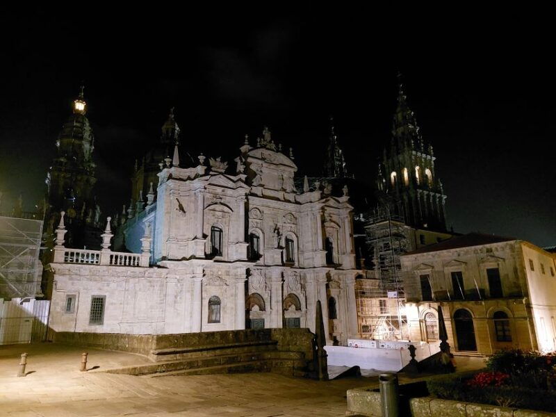land-of-legends-meigas-night-tour-in-santiago