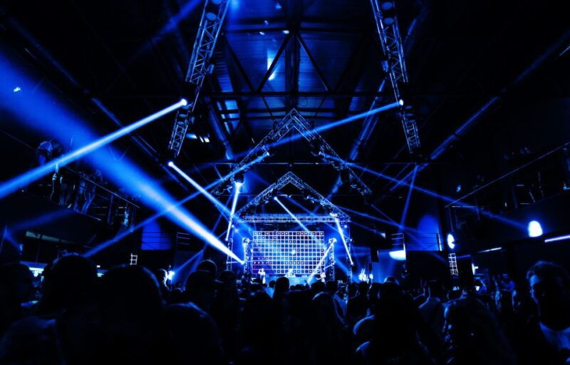 las-vegas-private-party-bus-club-crawl