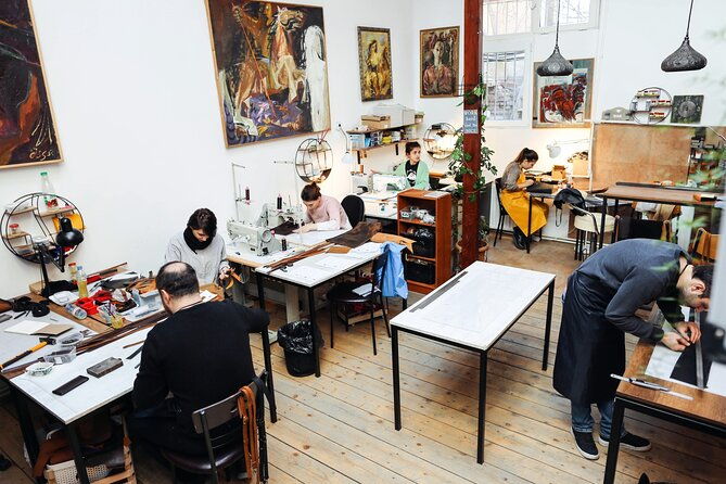 leather-craft-workshop-in-tbilisi-leatherworking-class
