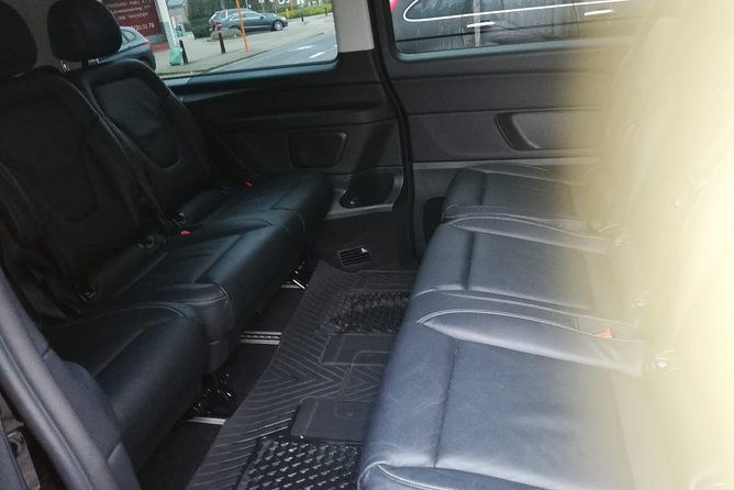 luxury-minivan-from-charleroi-airport-to-the-city-of-ghent