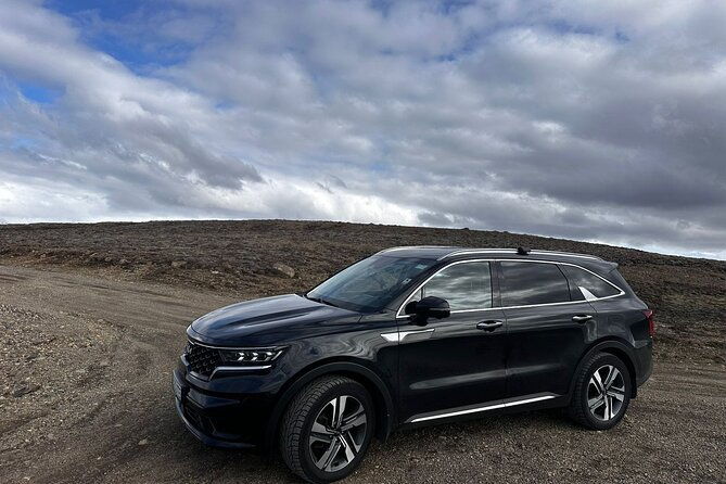 luxury-private-transfer-from-keflavik-airport-to-reykjavik