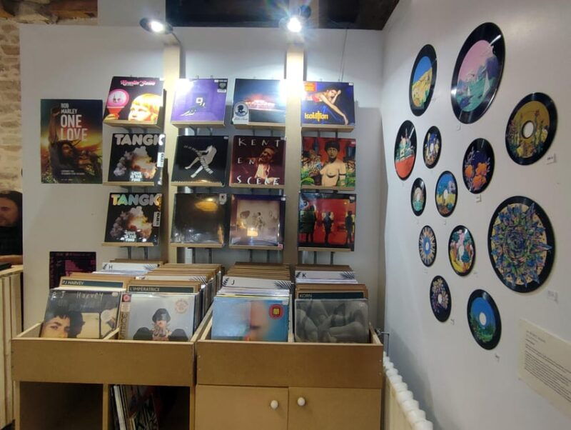 lyon-croix-rousse-wine-tasting-vinyl-record-tour