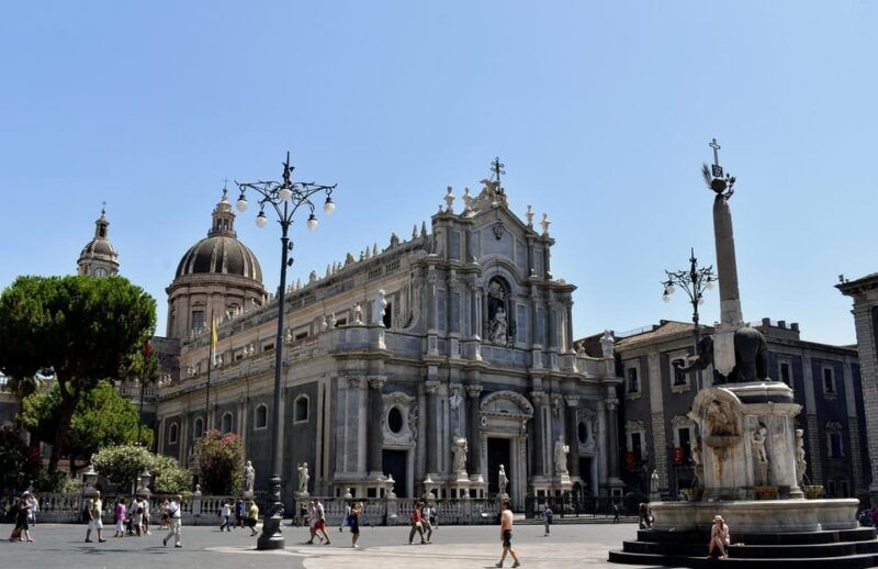 magical-christmas-in-catania-private-tour-among-lights-nativity-scenes-and-sicilian-flavors