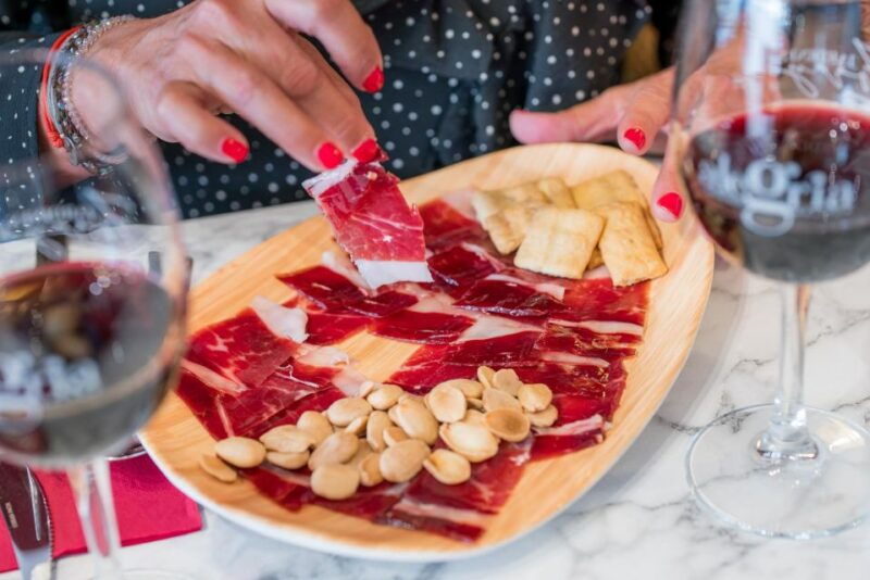 malaga-show-and-food-at-alegria-flamenco-and-restaurant