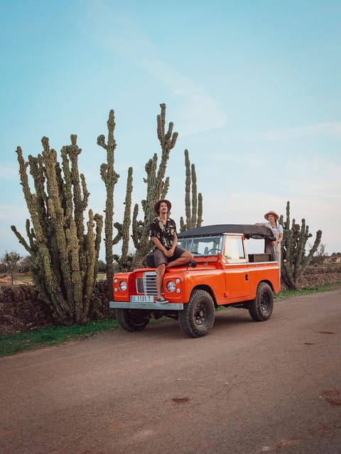 mallorca-vintage-sunset-tour-by-the-sea-with-a-picnic