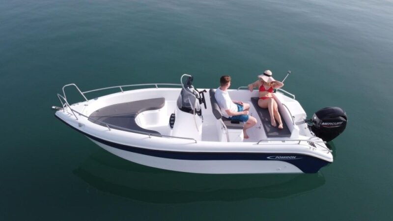 mandelieu-and-the-esterel-mountain-by-boat-without-a-license