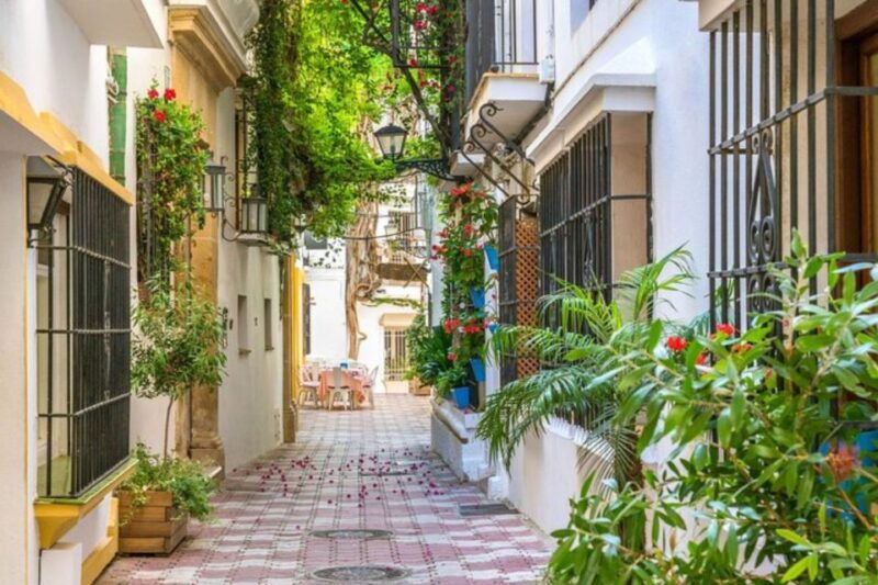 marbella-private-customizable-walking-tour-with-guide
