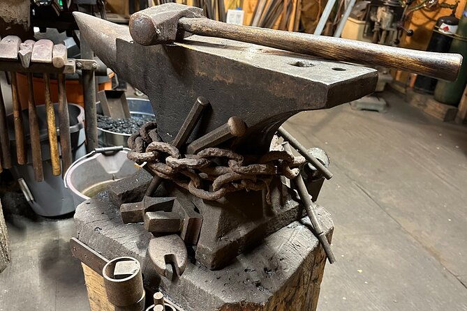 meet-a-working-blacksmith-in-a-colonial-town