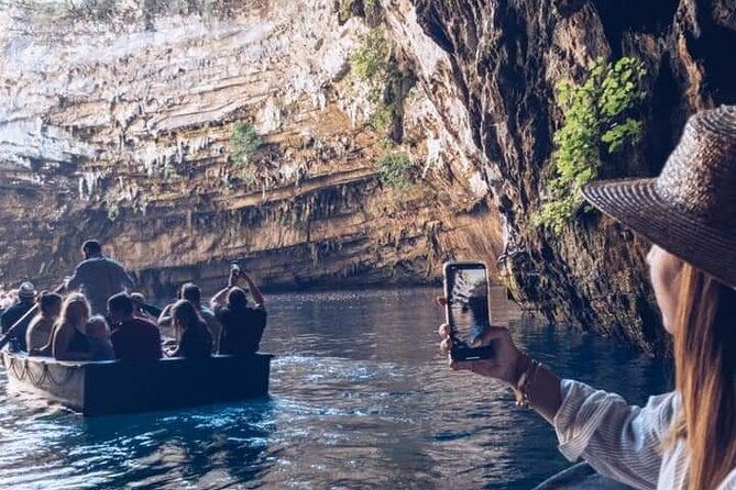 melissani-lake-drogarati-cave-myrtos-photo-stop-privet-tour