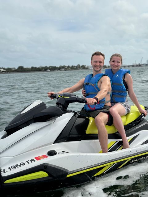 miami-beach-jetski-rental-experience-with-boat-and-drinks