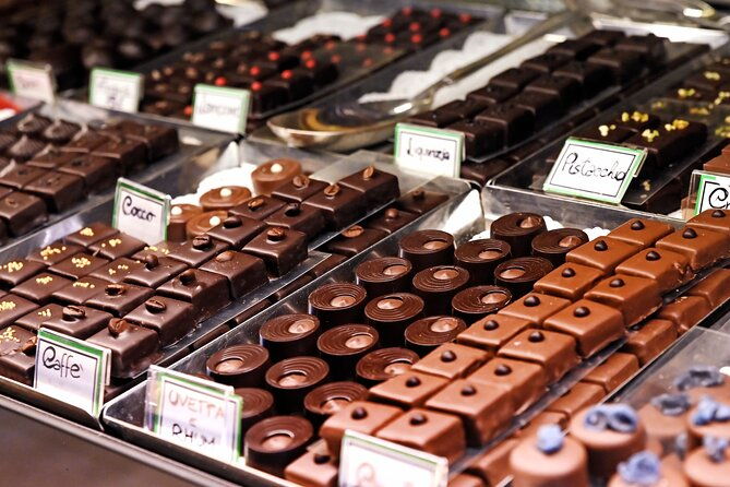 milan-food-tasting-box-audio-guided-tour-with-food-tasting