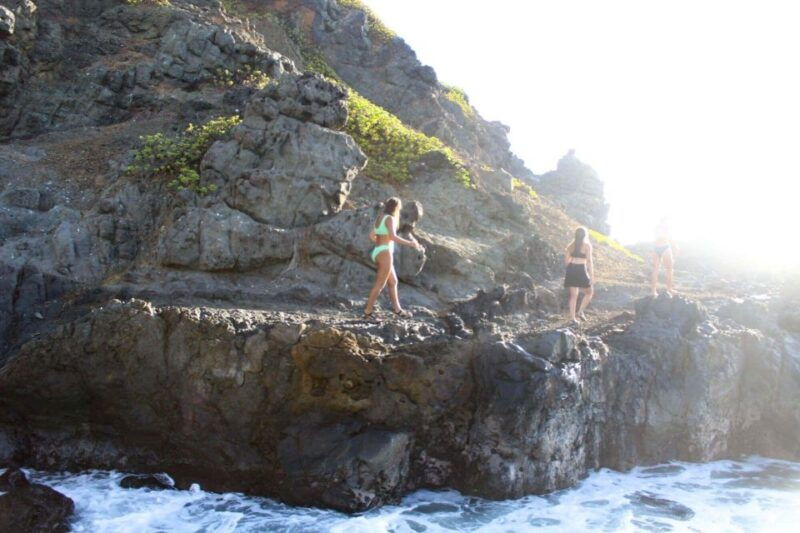 mokulua-islands-self-guided-kayak-adventure-2