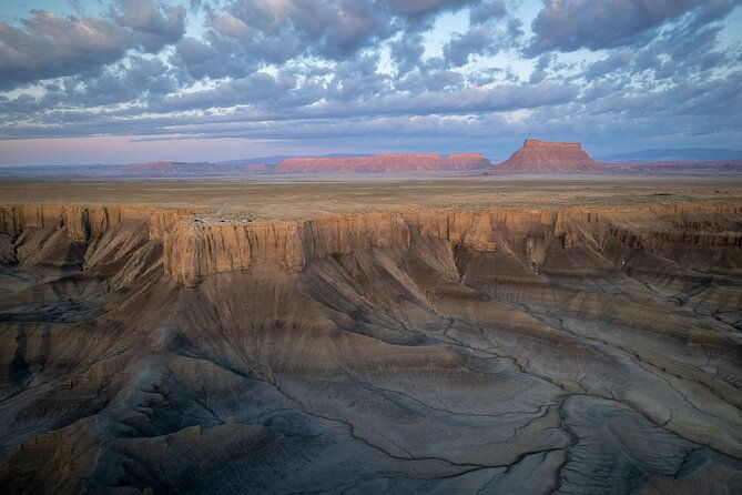 moonscape-overlook-and-factory-butte-offroad-tour