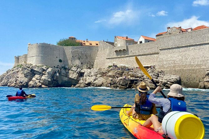 morning-kayaking-with-sun-bed-and-parasol-at-st-jacobs-beach