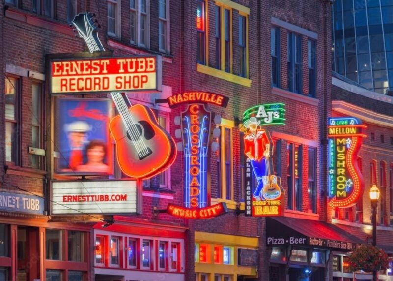 nashville-drinkers-thinkers-pub-crawl-2