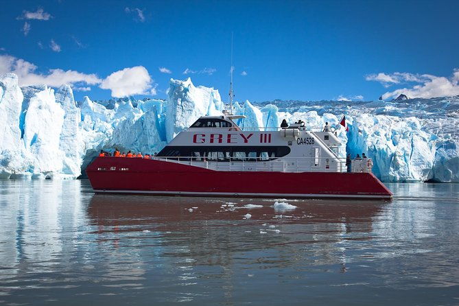navigation-to-grey-glacier-from-puerto-natales