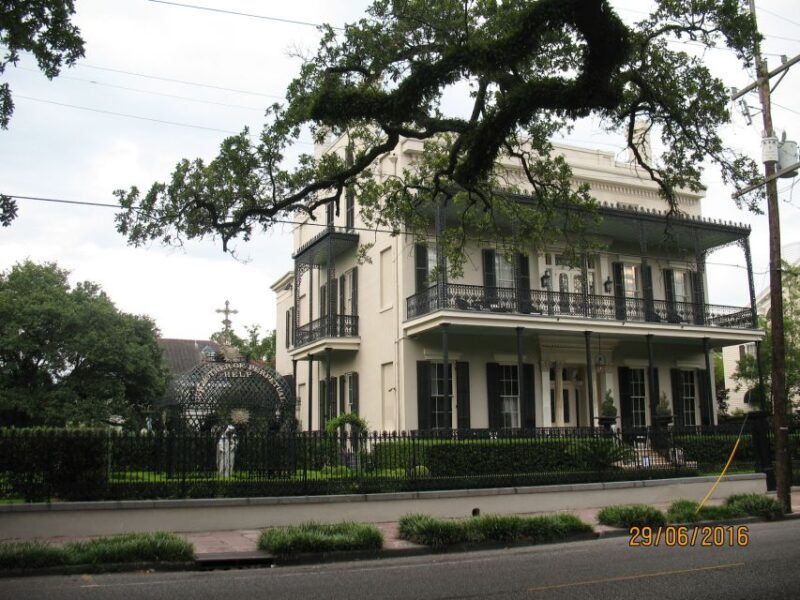 new-orleans-garden-district-walking-tour-3