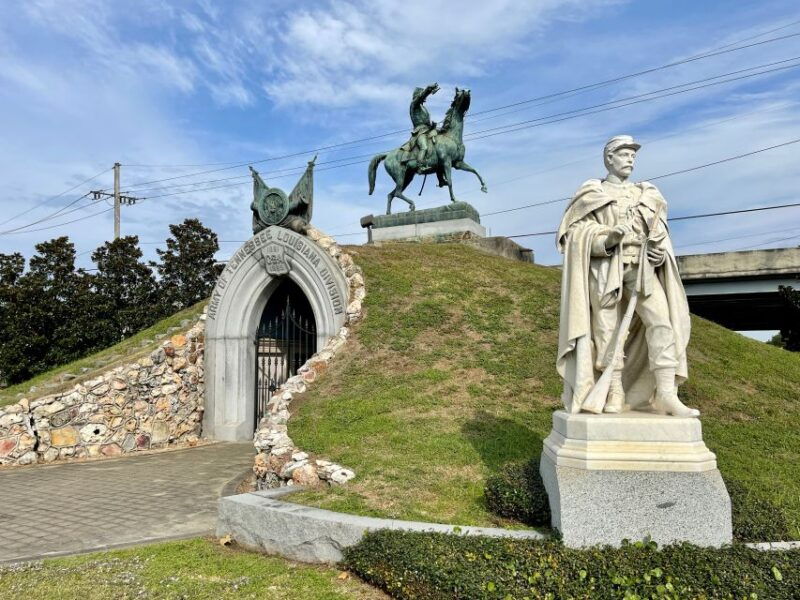 new-orleans-millionaires-tombs-of-metairie-cemetery-tour