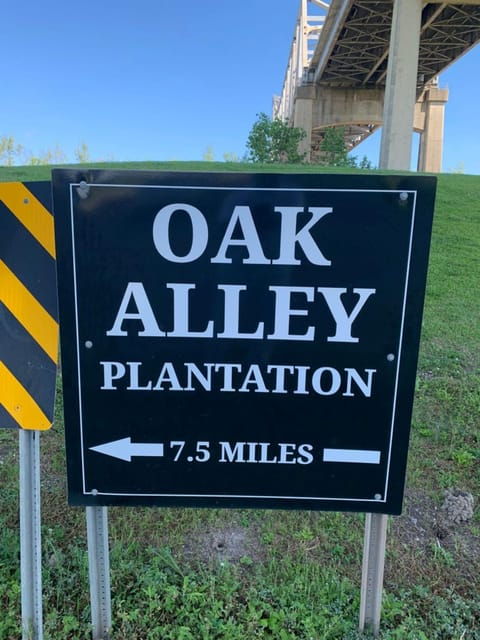 new-orleans-oak-alley-plantation-tour-and-transportation