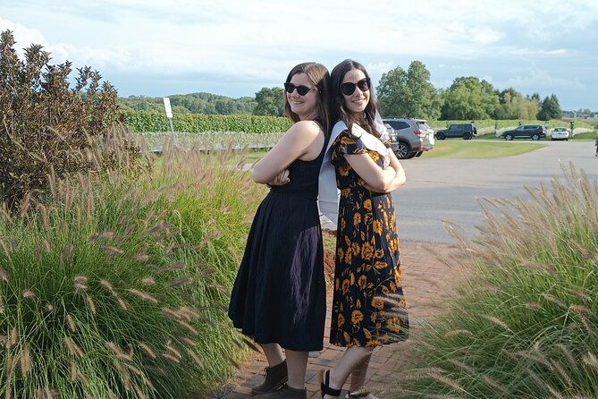 non-bus-traverse-city-singles-mingle-sunset-wine-distillery-tour