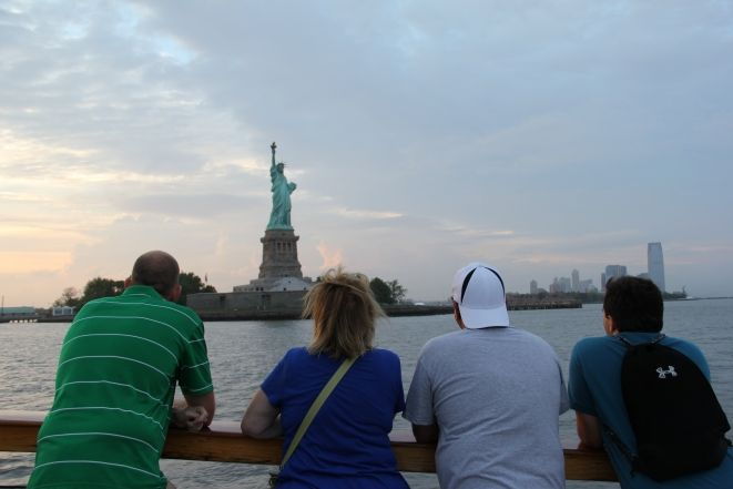 nyc-evening-jazz-cruise-on-the-yacht-manhattan