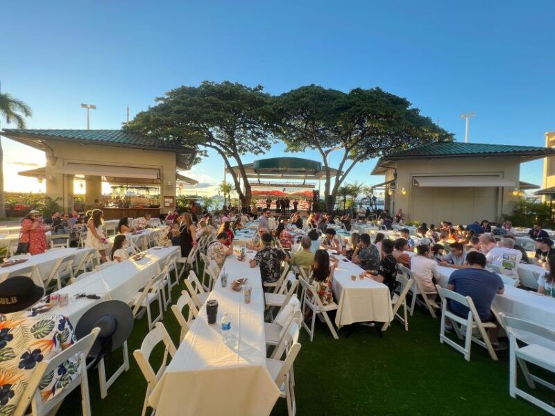 oahu-ka-moana-luau-dinner-and-show-at-aloha-tower