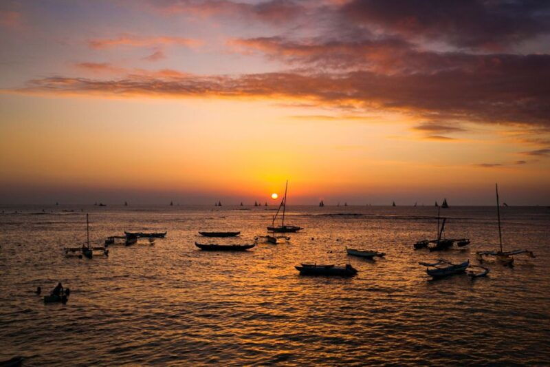 oahu-waikiki-sunset-doors-on-or-doors-off-helicopter-tour