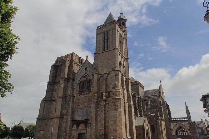 one-day-stroll-in-the-small-towns-of-character-of-ile-et-nilaine