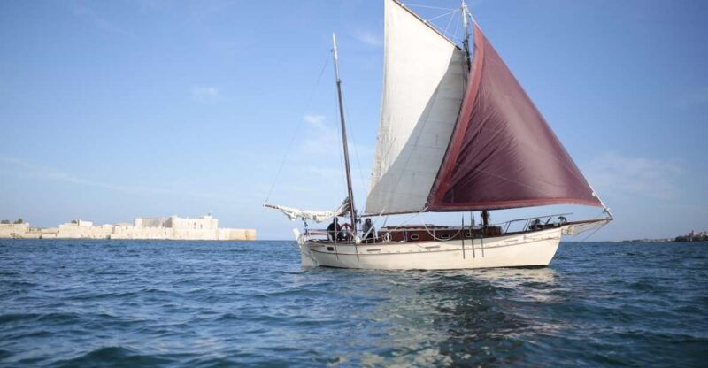 ortygia-sailing-tour-to-plemmirio-with-aperitif