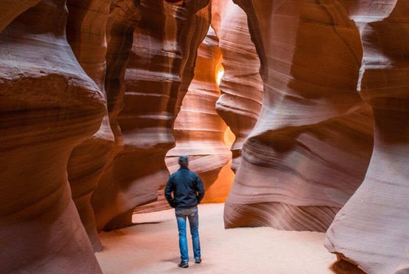 page-lower-antelope-canyon-tour-with-local-navajo-guide