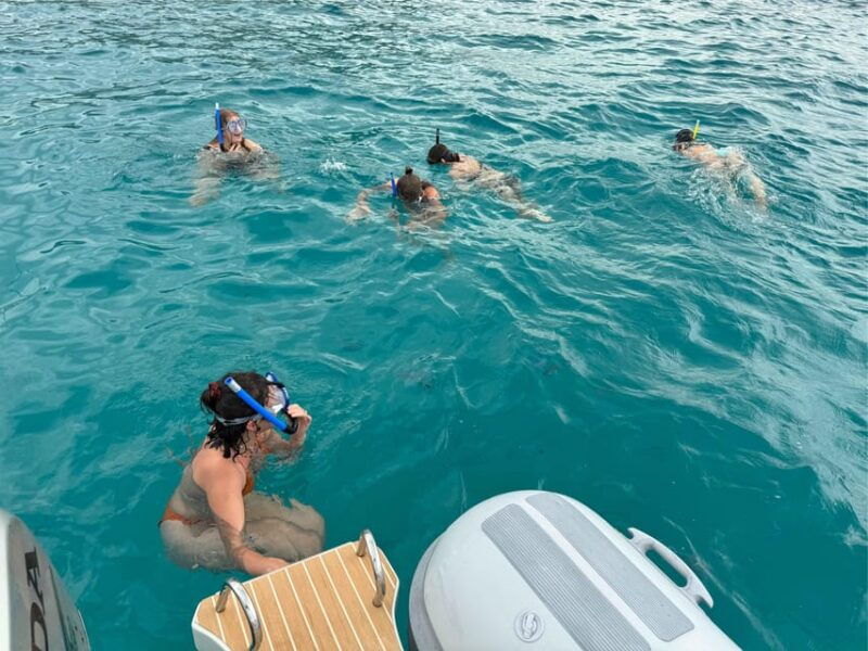 palermo-boat-tour-to-mondello-isola-delle-femmine-drink