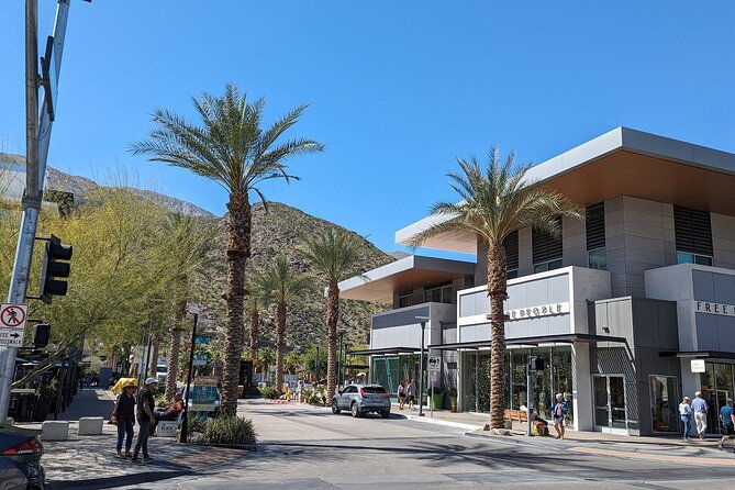 palm-springs-scavenger-hunt-walking-activity-and-game
